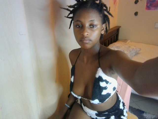 Ambrosiana live cam on BongaCams