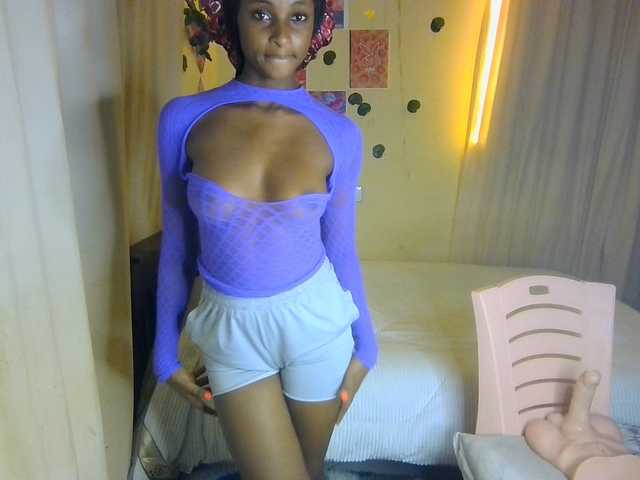 Ambrosiana live cam on BongaCams