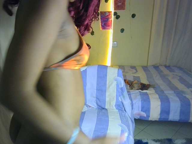 Ambrosiana live cam on BongaCams