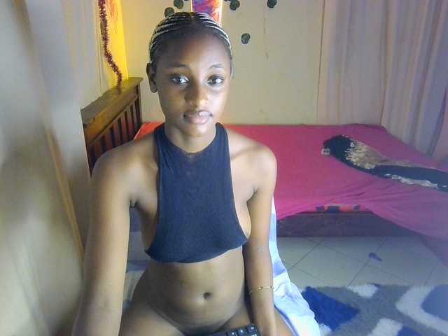 Ambrosiana live cam on BongaCams