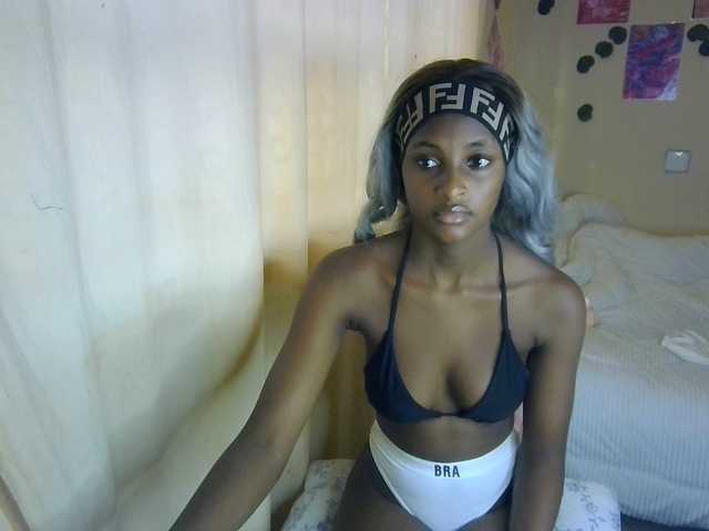 Ambrosiana live cam on BongaCams