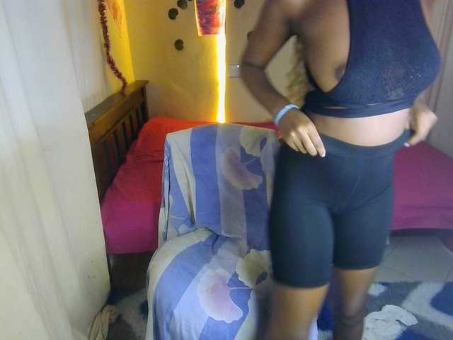 Ambrosiana live cam on BongaCams