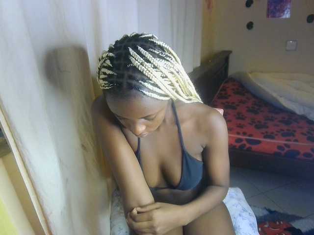 Ambrosiana live cam on BongaCams