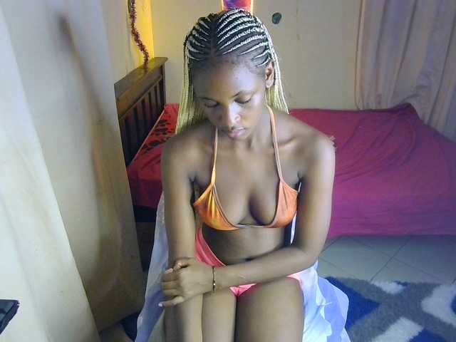 Ambrosiana live cam on BongaCams