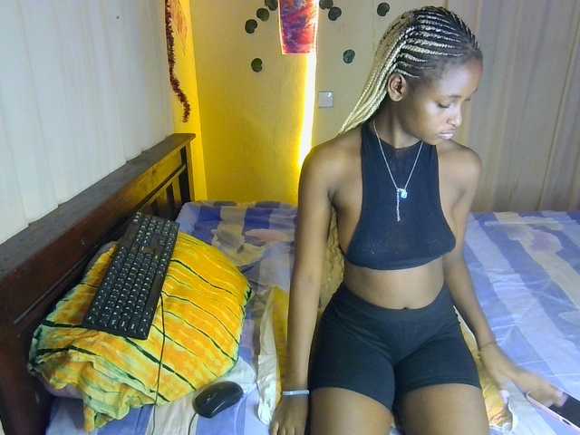 Ambrosiana live cam on BongaCams