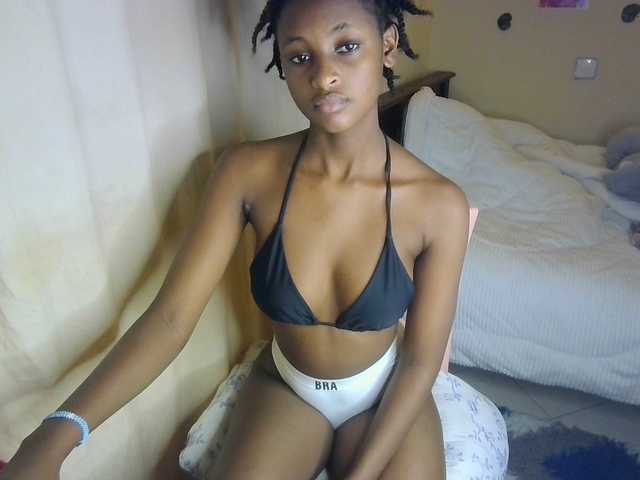 Ambrosiana live cam on BongaCams