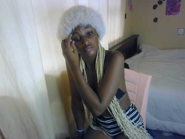 Ambrosiana live cam on BongaCams