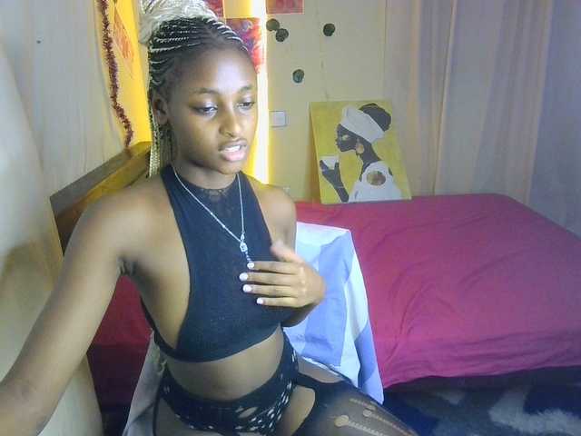 Ambrosiana live cam on BongaCams