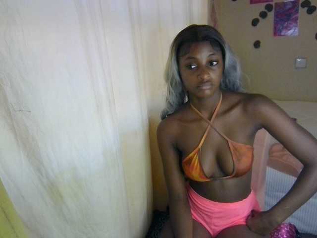 Ambrosiana live cam on BongaCams