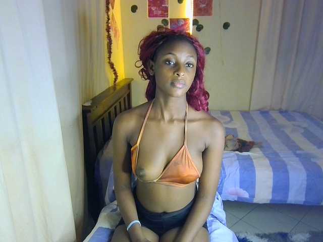 Ambrosiana live cam on BongaCams