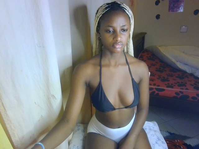 Ambrosiana live cam on BongaCams