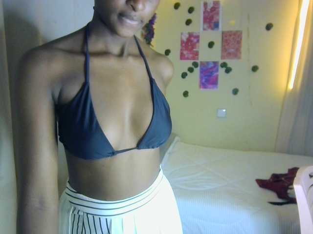 Ambrosiana live cam on BongaCams