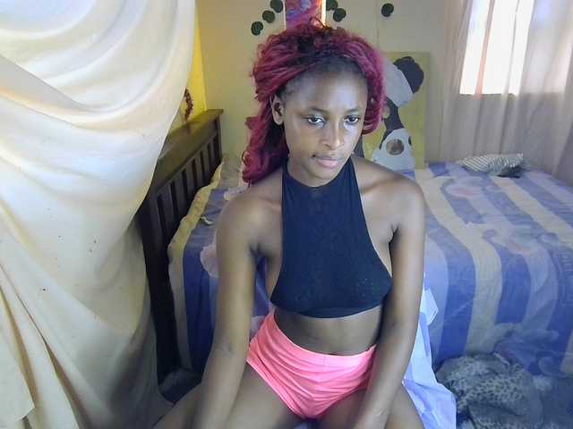 Ambrosiana live cam on BongaCams