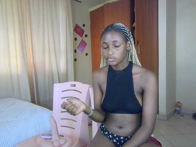 Ambrosiana live cam on BongaCams