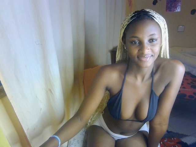 Ambrosiana live cam on BongaCams