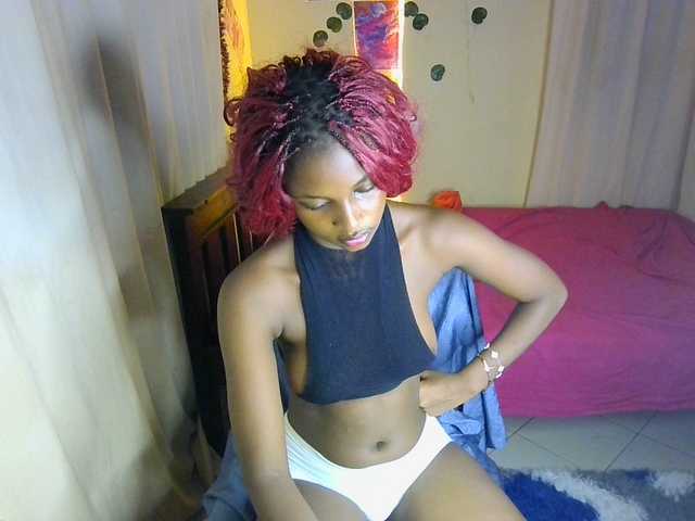 Ambrosiana live cam on BongaCams