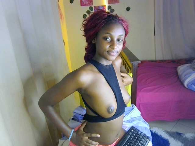 Ambrosiana live cam on BongaCams