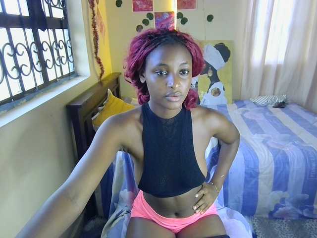 Ambrosiana live cam on BongaCams