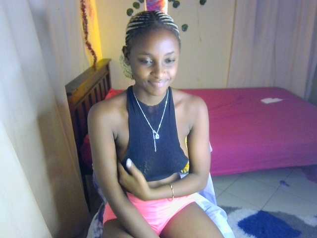 Ambrosiana live cam on BongaCams
