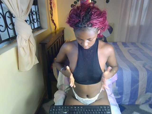 Ambrosiana live cam on BongaCams