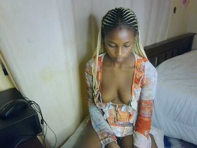 Ambrosiana live cam on BongaCams