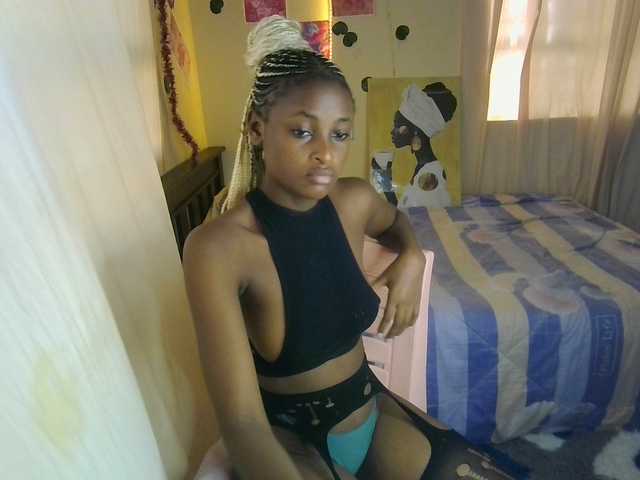 Ambrosiana live cam on BongaCams