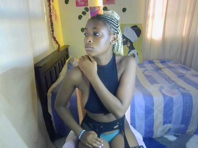 Ambrosiana live cam on BongaCams