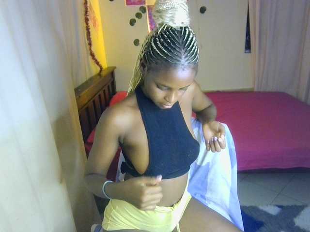 Ambrosiana live cam on BongaCams