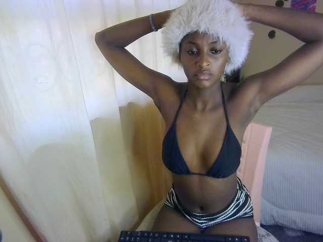 Ambrosiana live cam on BongaCams