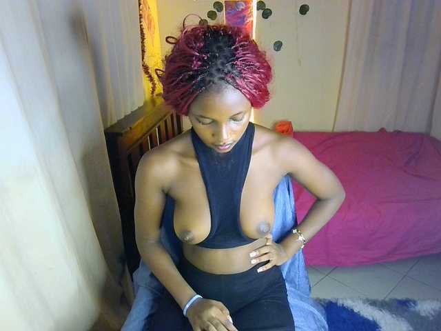 Ambrosiana live cam on BongaCams