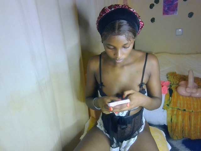Ambrosiana live cam on BongaCams