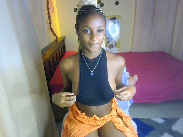 Ambrosiana live cam on BongaCams