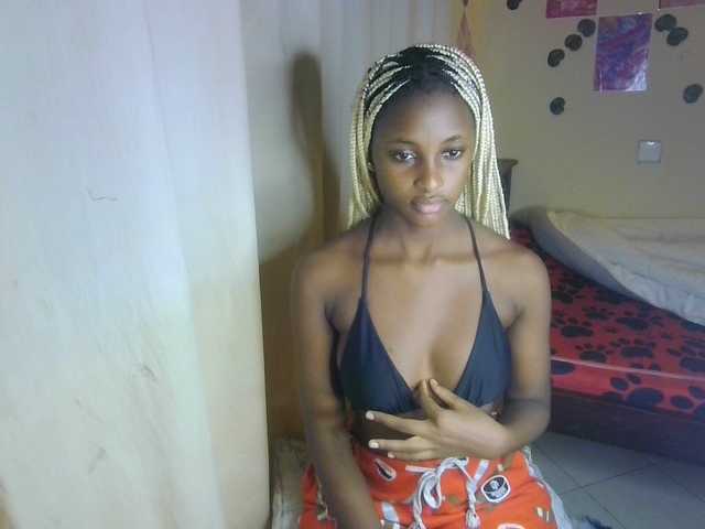 Ambrosiana live cam on BongaCams