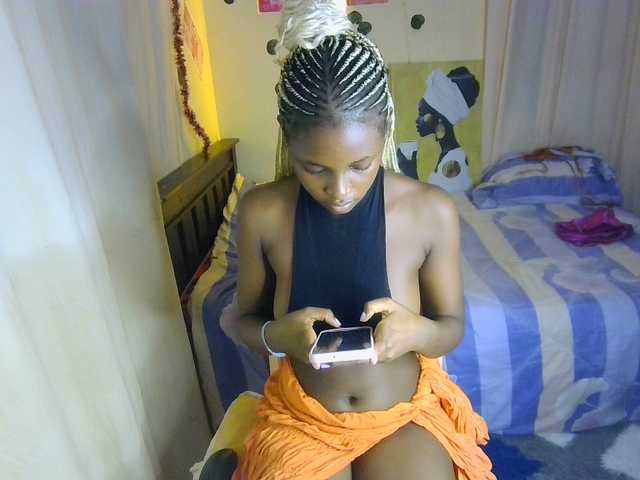 Ambrosiana live cam on BongaCams