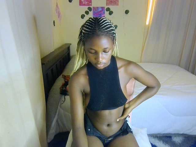 Ambrosiana live cam on BongaCams