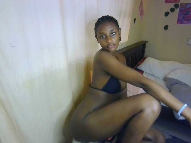 Ambrosiana live cam on BongaCams