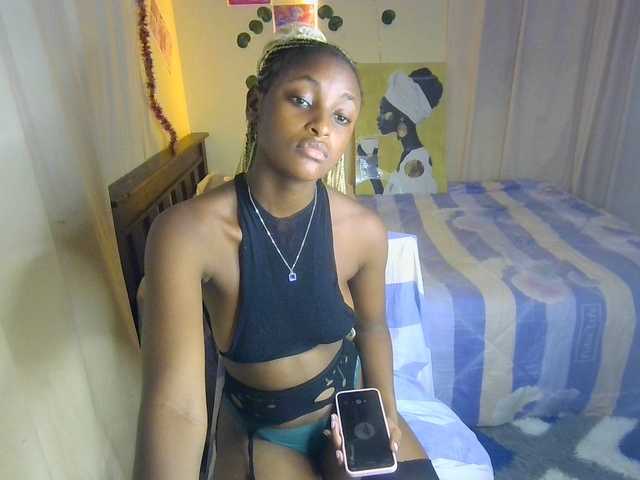 Ambrosiana live cam on BongaCams