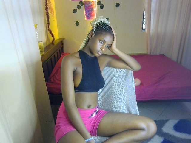 Ambrosiana live cam on BongaCams
