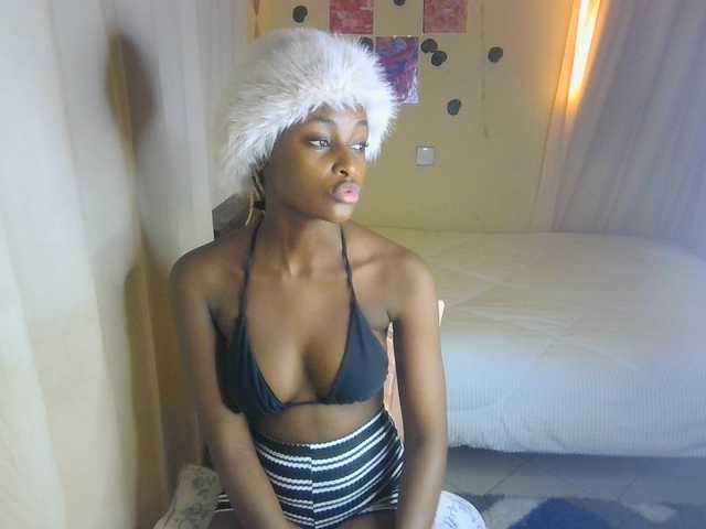 Ambrosiana live cam on BongaCams