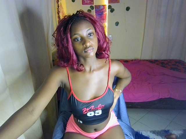 Ambrosiana live cam on BongaCams