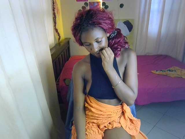 Ambrosiana live cam on BongaCams