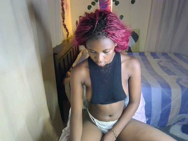 Ambrosiana live cam on BongaCams