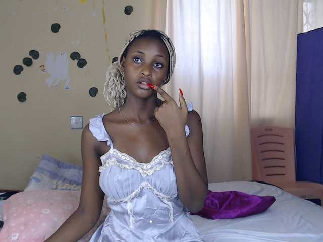 Ambrosiana live cam on BongaCams