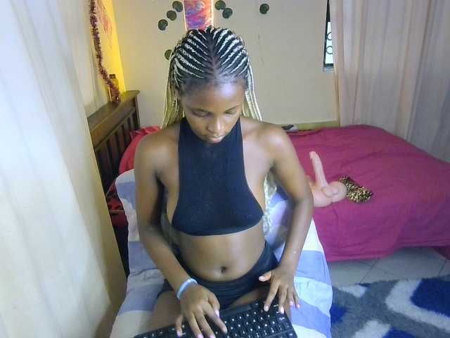 Ambrosiana live cam on BongaCams