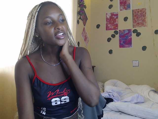 Ambrosiana live cam on BongaCams