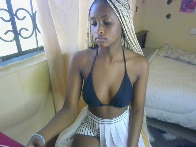 Ambrosiana live cam on BongaCams