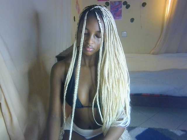 Ambrosiana live cam on BongaCams