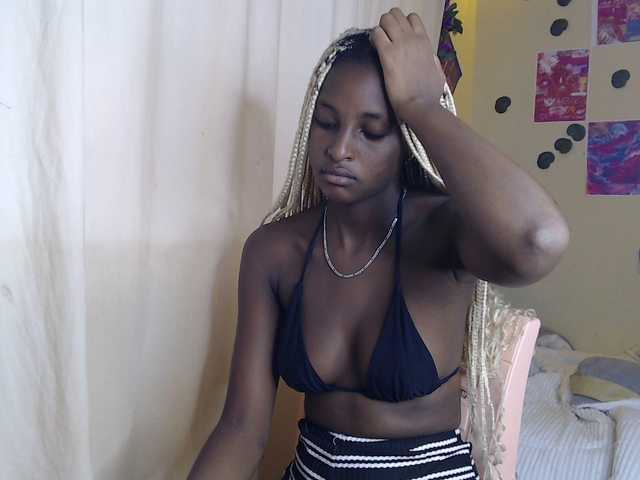 Ambrosiana live cam on BongaCams