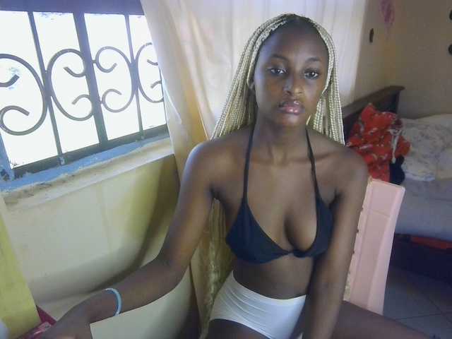 Ambrosiana live cam on BongaCams