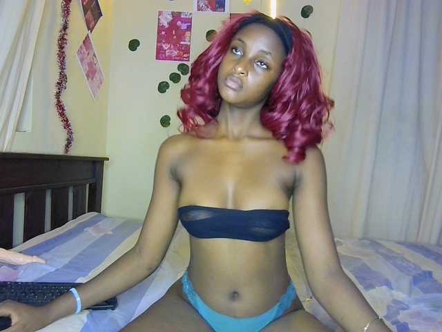 Ambrosiana, 19 y/o - Live Cam on BongaCams